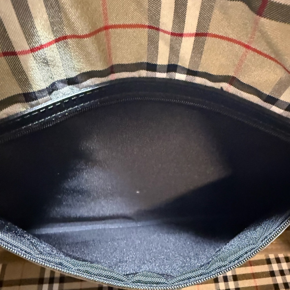 Burberry Golf 45 Black Duffel with House Check Pattern - Picture 10 of 11